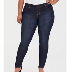 Torrid High Rise Curvy Skinny-Tall